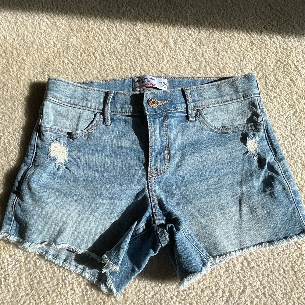 Abercrombie kids mid rise midi shorts